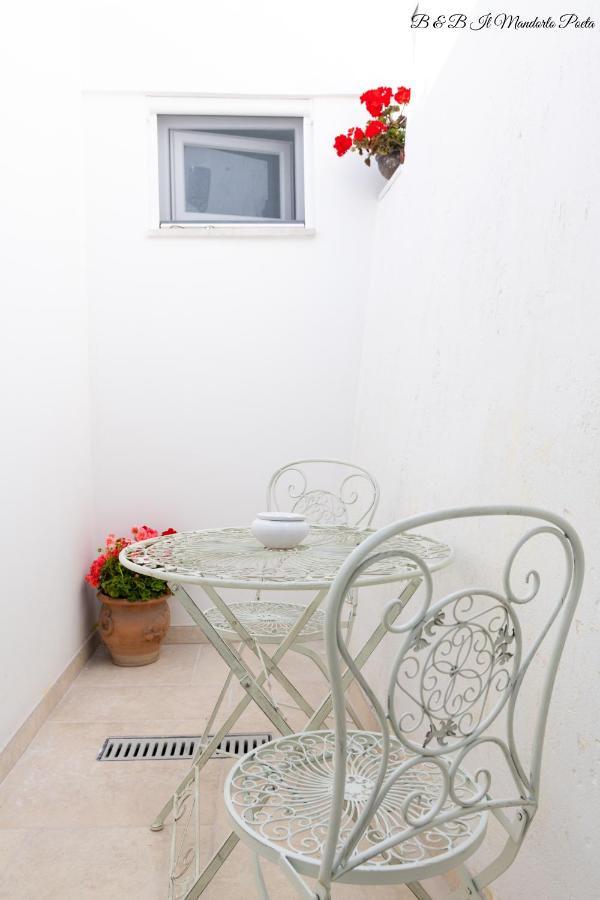 Bed and Breakfast Il Mandorlo Poeta Остуни Экстерьер фото