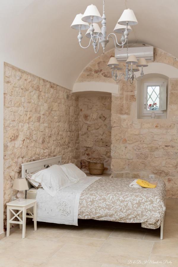 Bed and Breakfast Il Mandorlo Poeta Остуни Экстерьер фото